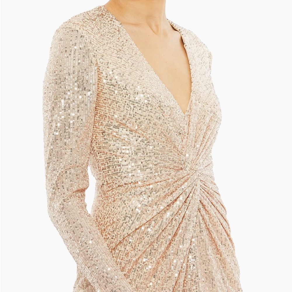 Ieena for MacDuggal Elegant Sequin Long Sleeve Dress midi